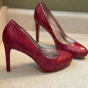 White House black market snake skin red/pink 4 in heel